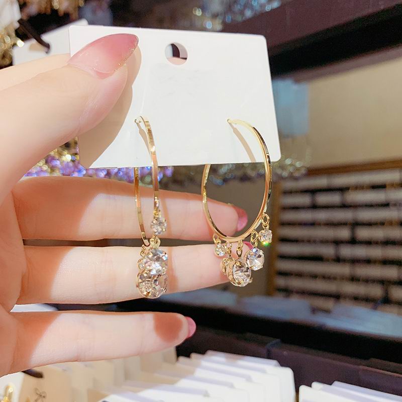 Argolas Folheadas a ouro! com Zircônias