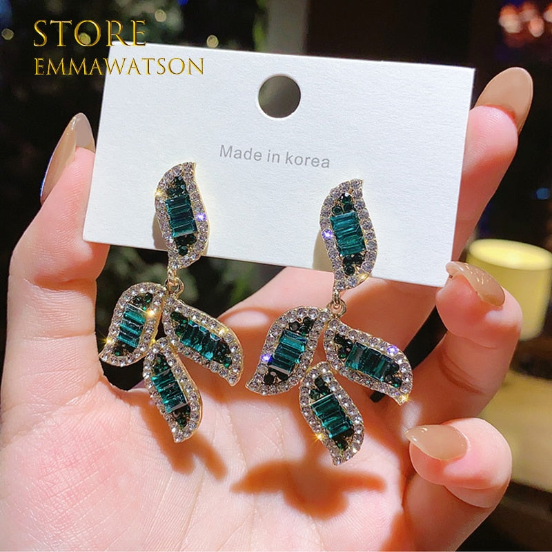 Brincos folheados a ouro com´pérolas e pedras! Belíssimos!