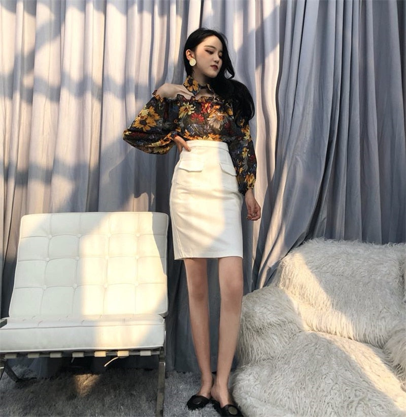 Blusa estilo ciganinha, com decote e ombros de fora!!! Super sexy!!!