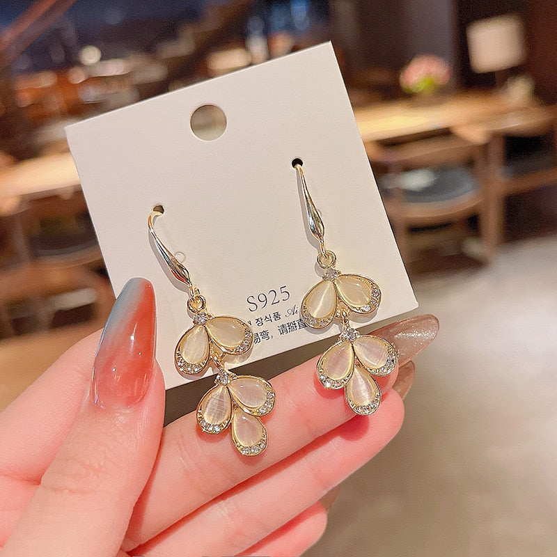 Brincos folheados a ouro com zircônia! Modelos variados!!!