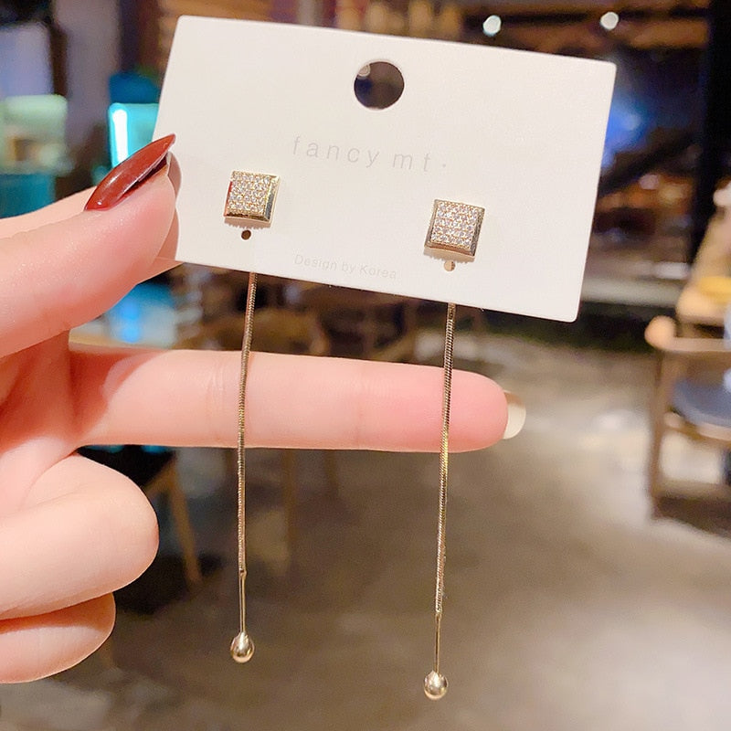 Brincos folheados a ouro com´pérolas e pedras! Belíssimos!